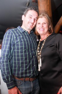 
<a style='margin-left: 5px;' class='btn btn-xs btn-social btn-facebook' href='https://www.facebook.com/sharer/sharer.php?u=https://www.galeramix.com.br/imagem/a9/800-800-90/conteudo/site_galerias/9/cabare-petry-galera-mix-52.jpg' rel='popup' data-width='500' data-height='400'><i class='fa fa-facebook'></i>Compartilhar <span class='hidden-xs'>no Facebook</span>
</a> 
<a class='btn btn-default btn-xs' target='_blank' href='imagem/a9/800-800-90/conteudo/site_galerias/9/cabare-petry-galera-mix-52.jpg'>
<span class='glyphicon glyphicon-cloud-download'></span> Salvar
</a>
