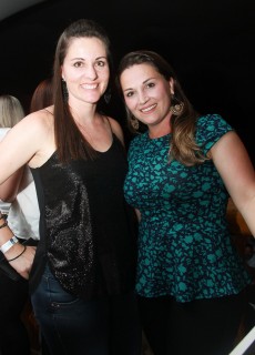 
<a style='margin-left: 5px;' class='btn btn-xs btn-social btn-facebook' href='https://www.facebook.com/sharer/sharer.php?u=https://www.galeramix.com.br/imagem/a9/800-800-90/conteudo/site_galerias/9/cabare-petry-galera-mix-64.jpg' rel='popup' data-width='500' data-height='400'><i class='fa fa-facebook'></i>Compartilhar <span class='hidden-xs'>no Facebook</span>
</a> 
<a class='btn btn-default btn-xs' target='_blank' href='imagem/a9/800-800-90/conteudo/site_galerias/9/cabare-petry-galera-mix-64.jpg'>
<span class='glyphicon glyphicon-cloud-download'></span> Salvar
</a>
