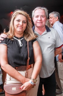 
<a style='margin-left: 5px;' class='btn btn-xs btn-social btn-facebook' href='https://www.facebook.com/sharer/sharer.php?u=https://www.galeramix.com.br/imagem/a9/800-800-90/conteudo/site_galerias/9/cabare-petry-galera-mix-80.jpg' rel='popup' data-width='500' data-height='400'><i class='fa fa-facebook'></i>Compartilhar <span class='hidden-xs'>no Facebook</span>
</a> 
<a class='btn btn-default btn-xs' target='_blank' href='imagem/a9/800-800-90/conteudo/site_galerias/9/cabare-petry-galera-mix-80.jpg'>
<span class='glyphicon glyphicon-cloud-download'></span> Salvar
</a>
