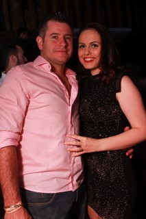 
<a style='margin-left: 5px;' class='btn btn-xs btn-social btn-facebook' href='https://www.facebook.com/sharer/sharer.php?u=https://www.galeramix.com.br/imagem/a9/800-800-90/conteudo/site_galerias/9/cabare-petry-galera-mix-87.jpg' rel='popup' data-width='500' data-height='400'><i class='fa fa-facebook'></i>Compartilhar <span class='hidden-xs'>no Facebook</span>
</a> 
<a class='btn btn-default btn-xs' target='_blank' href='imagem/a9/800-800-90/conteudo/site_galerias/9/cabare-petry-galera-mix-87.jpg'>
<span class='glyphicon glyphicon-cloud-download'></span> Salvar
</a>
