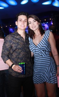 
<a style='margin-left: 5px;' class='btn btn-xs btn-social btn-facebook' href='https://www.facebook.com/sharer/sharer.php?u=https://www.galeramix.com.br/imagem/a9/800-800-90/conteudo/site_galerias/9/cabare-petry-galera-mix-89.jpg' rel='popup' data-width='500' data-height='400'><i class='fa fa-facebook'></i>Compartilhar <span class='hidden-xs'>no Facebook</span>
</a> 
<a class='btn btn-default btn-xs' target='_blank' href='imagem/a9/800-800-90/conteudo/site_galerias/9/cabare-petry-galera-mix-89.jpg'>
<span class='glyphicon glyphicon-cloud-download'></span> Salvar
</a>
