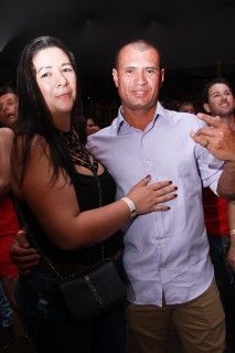 
<a style='margin-left: 5px;' class='btn btn-xs btn-social btn-facebook' href='https://www.facebook.com/sharer/sharer.php?u=https://www.galeramix.com.br/imagem/a9/800-800-90/conteudo/site_galerias/9/cabare-petry-galera-mix-99.jpg' rel='popup' data-width='500' data-height='400'><i class='fa fa-facebook'></i>Compartilhar <span class='hidden-xs'>no Facebook</span>
</a> 
<a class='btn btn-default btn-xs' target='_blank' href='imagem/a9/800-800-90/conteudo/site_galerias/9/cabare-petry-galera-mix-99.jpg'>
<span class='glyphicon glyphicon-cloud-download'></span> Salvar
</a>
