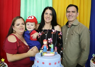 
<a style='margin-left: 5px;' class='btn btn-xs btn-social btn-facebook' href='https://www.facebook.com/sharer/sharer.php?u=https://www.galeramix.com.br/imagem/a90/800-800-90/conteudo/site_galerias/90/img0292-copia.jpg' rel='popup' data-width='500' data-height='400'><i class='fa fa-facebook'></i>Compartilhar <span class='hidden-xs'>no Facebook</span>
</a> 
<a class='btn btn-default btn-xs' target='_blank' href='imagem/a90/800-800-90/conteudo/site_galerias/90/img0292-copia.jpg'>
<span class='glyphicon glyphicon-cloud-download'></span> Salvar
</a>
