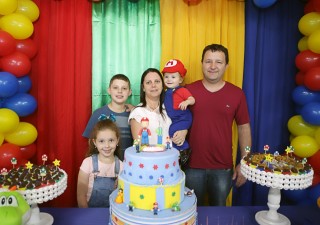 
<a style='margin-left: 5px;' class='btn btn-xs btn-social btn-facebook' href='https://www.facebook.com/sharer/sharer.php?u=https://www.galeramix.com.br/imagem/a90/800-800-90/conteudo/site_galerias/90/img0301-copia.jpg' rel='popup' data-width='500' data-height='400'><i class='fa fa-facebook'></i>Compartilhar <span class='hidden-xs'>no Facebook</span>
</a> 
<a class='btn btn-default btn-xs' target='_blank' href='imagem/a90/800-800-90/conteudo/site_galerias/90/img0301-copia.jpg'>
<span class='glyphicon glyphicon-cloud-download'></span> Salvar
</a>
