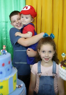 
<a style='margin-left: 5px;' class='btn btn-xs btn-social btn-facebook' href='https://www.facebook.com/sharer/sharer.php?u=https://www.galeramix.com.br/imagem/a90/800-800-90/conteudo/site_galerias/90/img0308-copia.jpg' rel='popup' data-width='500' data-height='400'><i class='fa fa-facebook'></i>Compartilhar <span class='hidden-xs'>no Facebook</span>
</a> 
<a class='btn btn-default btn-xs' target='_blank' href='imagem/a90/800-800-90/conteudo/site_galerias/90/img0308-copia.jpg'>
<span class='glyphicon glyphicon-cloud-download'></span> Salvar
</a>
