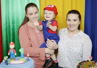 
<a style='margin-left: 5px;' class='btn btn-xs btn-social btn-facebook' href='https://www.facebook.com/sharer/sharer.php?u=https://www.galeramix.com.br/imagem/a90/800-800-90/conteudo/site_galerias/90/img0384-copia.jpg' rel='popup' data-width='500' data-height='400'><i class='fa fa-facebook'></i>Compartilhar <span class='hidden-xs'>no Facebook</span>
</a> 
<a class='btn btn-default btn-xs' target='_blank' href='imagem/a90/800-800-90/conteudo/site_galerias/90/img0384-copia.jpg'>
<span class='glyphicon glyphicon-cloud-download'></span> Salvar
</a>
