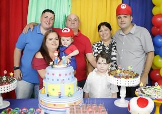 
<a style='margin-left: 5px;' class='btn btn-xs btn-social btn-facebook' href='https://www.facebook.com/sharer/sharer.php?u=https://www.galeramix.com.br/imagem/a90/800-800-90/conteudo/site_galerias/90/img0405-copia.jpg' rel='popup' data-width='500' data-height='400'><i class='fa fa-facebook'></i>Compartilhar <span class='hidden-xs'>no Facebook</span>
</a> 
<a class='btn btn-default btn-xs' target='_blank' href='imagem/a90/800-800-90/conteudo/site_galerias/90/img0405-copia.jpg'>
<span class='glyphicon glyphicon-cloud-download'></span> Salvar
</a>
