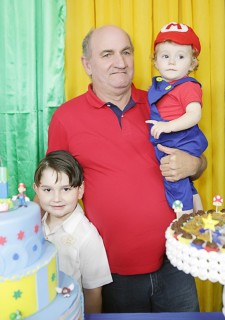 
<a style='margin-left: 5px;' class='btn btn-xs btn-social btn-facebook' href='https://www.facebook.com/sharer/sharer.php?u=https://www.galeramix.com.br/imagem/a90/800-800-90/conteudo/site_galerias/90/img0410-copia.jpg' rel='popup' data-width='500' data-height='400'><i class='fa fa-facebook'></i>Compartilhar <span class='hidden-xs'>no Facebook</span>
</a> 
<a class='btn btn-default btn-xs' target='_blank' href='imagem/a90/800-800-90/conteudo/site_galerias/90/img0410-copia.jpg'>
<span class='glyphicon glyphicon-cloud-download'></span> Salvar
</a>
