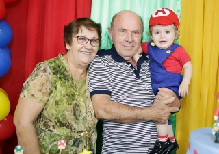 
<a style='margin-left: 5px;' class='btn btn-xs btn-social btn-facebook' href='https://www.facebook.com/sharer/sharer.php?u=https://www.galeramix.com.br/imagem/a90/800-800-90/conteudo/site_galerias/90/img0413-copia.jpg' rel='popup' data-width='500' data-height='400'><i class='fa fa-facebook'></i>Compartilhar <span class='hidden-xs'>no Facebook</span>
</a> 
<a class='btn btn-default btn-xs' target='_blank' href='imagem/a90/800-800-90/conteudo/site_galerias/90/img0413-copia.jpg'>
<span class='glyphicon glyphicon-cloud-download'></span> Salvar
</a>
