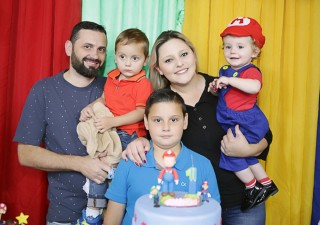 
<a style='margin-left: 5px;' class='btn btn-xs btn-social btn-facebook' href='https://www.facebook.com/sharer/sharer.php?u=https://www.galeramix.com.br/imagem/a90/800-800-90/conteudo/site_galerias/90/img0416-copia.jpg' rel='popup' data-width='500' data-height='400'><i class='fa fa-facebook'></i>Compartilhar <span class='hidden-xs'>no Facebook</span>
</a> 
<a class='btn btn-default btn-xs' target='_blank' href='imagem/a90/800-800-90/conteudo/site_galerias/90/img0416-copia.jpg'>
<span class='glyphicon glyphicon-cloud-download'></span> Salvar
</a>
