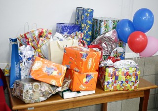 
<a style='margin-left: 5px;' class='btn btn-xs btn-social btn-facebook' href='https://www.facebook.com/sharer/sharer.php?u=https://www.galeramix.com.br/imagem/a90/800-800-90/conteudo/site_galerias/90/img0428-copia.jpg' rel='popup' data-width='500' data-height='400'><i class='fa fa-facebook'></i>Compartilhar <span class='hidden-xs'>no Facebook</span>
</a> 
<a class='btn btn-default btn-xs' target='_blank' href='imagem/a90/800-800-90/conteudo/site_galerias/90/img0428-copia.jpg'>
<span class='glyphicon glyphicon-cloud-download'></span> Salvar
</a>
