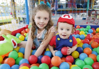 
<a style='margin-left: 5px;' class='btn btn-xs btn-social btn-facebook' href='https://www.facebook.com/sharer/sharer.php?u=https://www.galeramix.com.br/imagem/a90/800-800-90/conteudo/site_galerias/90/img0495-copia.jpg' rel='popup' data-width='500' data-height='400'><i class='fa fa-facebook'></i>Compartilhar <span class='hidden-xs'>no Facebook</span>
</a> 
<a class='btn btn-default btn-xs' target='_blank' href='imagem/a90/800-800-90/conteudo/site_galerias/90/img0495-copia.jpg'>
<span class='glyphicon glyphicon-cloud-download'></span> Salvar
</a>
