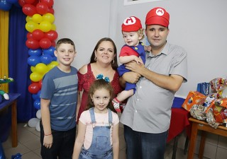 
<a style='margin-left: 5px;' class='btn btn-xs btn-social btn-facebook' href='https://www.facebook.com/sharer/sharer.php?u=https://www.galeramix.com.br/imagem/a90/800-800-90/conteudo/site_galerias/90/img0599-copia.jpg' rel='popup' data-width='500' data-height='400'><i class='fa fa-facebook'></i>Compartilhar <span class='hidden-xs'>no Facebook</span>
</a> 
<a class='btn btn-default btn-xs' target='_blank' href='imagem/a90/800-800-90/conteudo/site_galerias/90/img0599-copia.jpg'>
<span class='glyphicon glyphicon-cloud-download'></span> Salvar
</a>
