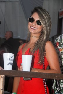 
            <a style='margin-left: 5px;' class='btn btn-xs btn-social btn-facebook' href='https://www.facebook.com/sharer/sharer.php?u=https://www.galeramix.com.br/imagem/a94/800-800-90/conteudo/site_galerias/94/wesley-safadao-galera-mix-104.jpg' rel='popup' data-width='500' data-height='400'><i class='fa fa-facebook'></i>Compartilhar <span class='hidden-xs'>no Facebook</span>
        </a> 
        <a class='btn btn-default btn-xs' target='_blank' href='imagem/a94/800-800-90/conteudo/site_galerias/94/wesley-safadao-galera-mix-104.jpg'>
            <span class='glyphicon glyphicon-cloud-download'></span> Salvar
        </a>
        