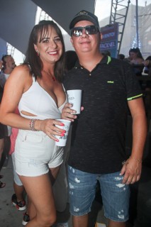 
<a style='margin-left: 5px;' class='btn btn-xs btn-social btn-facebook' href='https://www.facebook.com/sharer/sharer.php?u=https://www.galeramix.com.br/imagem/a94/800-800-90/conteudo/site_galerias/94/wesley-safadao-galera-mix-109.jpg' rel='popup' data-width='500' data-height='400'><i class='fa fa-facebook'></i>Compartilhar <span class='hidden-xs'>no Facebook</span>
</a> 
<a class='btn btn-default btn-xs' target='_blank' href='imagem/a94/800-800-90/conteudo/site_galerias/94/wesley-safadao-galera-mix-109.jpg'>
<span class='glyphicon glyphicon-cloud-download'></span> Salvar
</a>
