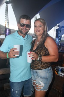 
<a style='margin-left: 5px;' class='btn btn-xs btn-social btn-facebook' href='https://www.facebook.com/sharer/sharer.php?u=https://www.galeramix.com.br/imagem/a94/800-800-90/conteudo/site_galerias/94/wesley-safadao-galera-mix-114.jpg' rel='popup' data-width='500' data-height='400'><i class='fa fa-facebook'></i>Compartilhar <span class='hidden-xs'>no Facebook</span>
</a> 
<a class='btn btn-default btn-xs' target='_blank' href='imagem/a94/800-800-90/conteudo/site_galerias/94/wesley-safadao-galera-mix-114.jpg'>
<span class='glyphicon glyphicon-cloud-download'></span> Salvar
</a>
