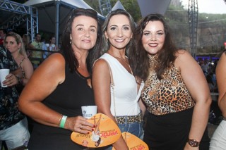 
<a style='margin-left: 5px;' class='btn btn-xs btn-social btn-facebook' href='https://www.facebook.com/sharer/sharer.php?u=https://www.galeramix.com.br/imagem/a94/800-800-90/conteudo/site_galerias/94/wesley-safadao-galera-mix-116.jpg' rel='popup' data-width='500' data-height='400'><i class='fa fa-facebook'></i>Compartilhar <span class='hidden-xs'>no Facebook</span>
</a> 
<a class='btn btn-default btn-xs' target='_blank' href='imagem/a94/800-800-90/conteudo/site_galerias/94/wesley-safadao-galera-mix-116.jpg'>
<span class='glyphicon glyphicon-cloud-download'></span> Salvar
</a>
