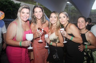 
<a style='margin-left: 5px;' class='btn btn-xs btn-social btn-facebook' href='https://www.facebook.com/sharer/sharer.php?u=https://www.galeramix.com.br/imagem/a94/800-800-90/conteudo/site_galerias/94/wesley-safadao-galera-mix-125.jpg' rel='popup' data-width='500' data-height='400'><i class='fa fa-facebook'></i>Compartilhar <span class='hidden-xs'>no Facebook</span>
</a> 
<a class='btn btn-default btn-xs' target='_blank' href='imagem/a94/800-800-90/conteudo/site_galerias/94/wesley-safadao-galera-mix-125.jpg'>
<span class='glyphicon glyphicon-cloud-download'></span> Salvar
</a>
