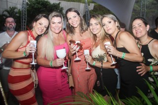 
<a style='margin-left: 5px;' class='btn btn-xs btn-social btn-facebook' href='https://www.facebook.com/sharer/sharer.php?u=https://www.galeramix.com.br/imagem/a94/800-800-90/conteudo/site_galerias/94/wesley-safadao-galera-mix-126.jpg' rel='popup' data-width='500' data-height='400'><i class='fa fa-facebook'></i>Compartilhar <span class='hidden-xs'>no Facebook</span>
</a> 
<a class='btn btn-default btn-xs' target='_blank' href='imagem/a94/800-800-90/conteudo/site_galerias/94/wesley-safadao-galera-mix-126.jpg'>
<span class='glyphicon glyphicon-cloud-download'></span> Salvar
</a>
