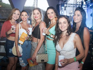 
<a style='margin-left: 5px;' class='btn btn-xs btn-social btn-facebook' href='https://www.facebook.com/sharer/sharer.php?u=https://www.galeramix.com.br/imagem/a94/800-800-90/conteudo/site_galerias/94/wesley-safadao-galera-mix-132.jpg' rel='popup' data-width='500' data-height='400'><i class='fa fa-facebook'></i>Compartilhar <span class='hidden-xs'>no Facebook</span>
</a> 
<a class='btn btn-default btn-xs' target='_blank' href='imagem/a94/800-800-90/conteudo/site_galerias/94/wesley-safadao-galera-mix-132.jpg'>
<span class='glyphicon glyphicon-cloud-download'></span> Salvar
</a>
