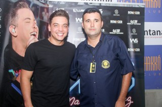 
<a style='margin-left: 5px;' class='btn btn-xs btn-social btn-facebook' href='https://www.facebook.com/sharer/sharer.php?u=https://www.galeramix.com.br/imagem/a94/800-800-90/conteudo/site_galerias/94/wesley-safadao-galera-mix-144.jpg' rel='popup' data-width='500' data-height='400'><i class='fa fa-facebook'></i>Compartilhar <span class='hidden-xs'>no Facebook</span>
</a> 
<a class='btn btn-default btn-xs' target='_blank' href='imagem/a94/800-800-90/conteudo/site_galerias/94/wesley-safadao-galera-mix-144.jpg'>
<span class='glyphicon glyphicon-cloud-download'></span> Salvar
</a>
