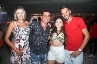 
<a style='margin-left: 5px;' class='btn btn-xs btn-social btn-facebook' href='https://www.facebook.com/sharer/sharer.php?u=https://www.galeramix.com.br/imagem/a94/800-800-90/conteudo/site_galerias/94/wesley-safadao-galera-mix-149.jpg' rel='popup' data-width='500' data-height='400'><i class='fa fa-facebook'></i>Compartilhar <span class='hidden-xs'>no Facebook</span>
</a> 
<a class='btn btn-default btn-xs' target='_blank' href='imagem/a94/800-800-90/conteudo/site_galerias/94/wesley-safadao-galera-mix-149.jpg'>
<span class='glyphicon glyphicon-cloud-download'></span> Salvar
</a>
