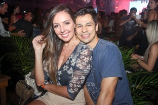 
<a style='margin-left: 5px;' class='btn btn-xs btn-social btn-facebook' href='https://www.facebook.com/sharer/sharer.php?u=https://www.galeramix.com.br/imagem/a94/800-800-90/conteudo/site_galerias/94/wesley-safadao-galera-mix-152.jpg' rel='popup' data-width='500' data-height='400'><i class='fa fa-facebook'></i>Compartilhar <span class='hidden-xs'>no Facebook</span>
</a> 
<a class='btn btn-default btn-xs' target='_blank' href='imagem/a94/800-800-90/conteudo/site_galerias/94/wesley-safadao-galera-mix-152.jpg'>
<span class='glyphicon glyphicon-cloud-download'></span> Salvar
</a>
