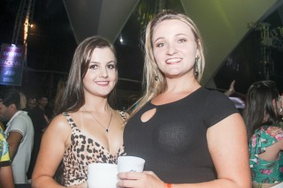 
<a style='margin-left: 5px;' class='btn btn-xs btn-social btn-facebook' href='https://www.facebook.com/sharer/sharer.php?u=https://www.galeramix.com.br/imagem/a94/800-800-90/conteudo/site_galerias/94/wesley-safadao-galera-mix-155.jpg' rel='popup' data-width='500' data-height='400'><i class='fa fa-facebook'></i>Compartilhar <span class='hidden-xs'>no Facebook</span>
</a> 
<a class='btn btn-default btn-xs' target='_blank' href='imagem/a94/800-800-90/conteudo/site_galerias/94/wesley-safadao-galera-mix-155.jpg'>
<span class='glyphicon glyphicon-cloud-download'></span> Salvar
</a>
