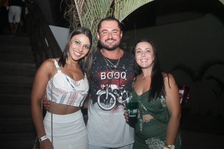 
<a style='margin-left: 5px;' class='btn btn-xs btn-social btn-facebook' href='https://www.facebook.com/sharer/sharer.php?u=https://www.galeramix.com.br/imagem/a94/800-800-90/conteudo/site_galerias/94/wesley-safadao-galera-mix-165.jpg' rel='popup' data-width='500' data-height='400'><i class='fa fa-facebook'></i>Compartilhar <span class='hidden-xs'>no Facebook</span>
</a> 
<a class='btn btn-default btn-xs' target='_blank' href='imagem/a94/800-800-90/conteudo/site_galerias/94/wesley-safadao-galera-mix-165.jpg'>
<span class='glyphicon glyphicon-cloud-download'></span> Salvar
</a>
