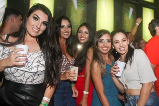 
<a style='margin-left: 5px;' class='btn btn-xs btn-social btn-facebook' href='https://www.facebook.com/sharer/sharer.php?u=https://www.galeramix.com.br/imagem/a94/800-800-90/conteudo/site_galerias/94/wesley-safadao-galera-mix-182.jpg' rel='popup' data-width='500' data-height='400'><i class='fa fa-facebook'></i>Compartilhar <span class='hidden-xs'>no Facebook</span>
</a> 
<a class='btn btn-default btn-xs' target='_blank' href='imagem/a94/800-800-90/conteudo/site_galerias/94/wesley-safadao-galera-mix-182.jpg'>
<span class='glyphicon glyphicon-cloud-download'></span> Salvar
</a>
