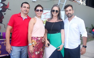 
<a style='margin-left: 5px;' class='btn btn-xs btn-social btn-facebook' href='https://www.facebook.com/sharer/sharer.php?u=https://www.galeramix.com.br/imagem/a94/800-800-90/conteudo/site_galerias/94/wesley-safadao-galera-mix-19.jpg' rel='popup' data-width='500' data-height='400'><i class='fa fa-facebook'></i>Compartilhar <span class='hidden-xs'>no Facebook</span>
</a> 
<a class='btn btn-default btn-xs' target='_blank' href='imagem/a94/800-800-90/conteudo/site_galerias/94/wesley-safadao-galera-mix-19.jpg'>
<span class='glyphicon glyphicon-cloud-download'></span> Salvar
</a>
