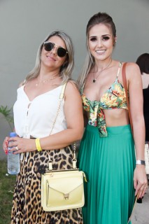 
<a style='margin-left: 5px;' class='btn btn-xs btn-social btn-facebook' href='https://www.facebook.com/sharer/sharer.php?u=https://www.galeramix.com.br/imagem/a94/800-800-90/conteudo/site_galerias/94/wesley-safadao-galera-mix-22.jpg' rel='popup' data-width='500' data-height='400'><i class='fa fa-facebook'></i>Compartilhar <span class='hidden-xs'>no Facebook</span>
</a> 
<a class='btn btn-default btn-xs' target='_blank' href='imagem/a94/800-800-90/conteudo/site_galerias/94/wesley-safadao-galera-mix-22.jpg'>
<span class='glyphicon glyphicon-cloud-download'></span> Salvar
</a>
