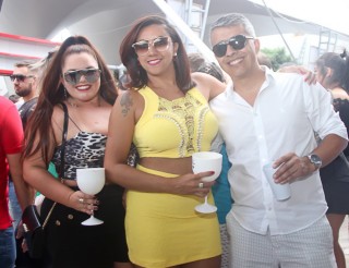 
<a style='margin-left: 5px;' class='btn btn-xs btn-social btn-facebook' href='https://www.facebook.com/sharer/sharer.php?u=https://www.galeramix.com.br/imagem/a94/800-800-90/conteudo/site_galerias/94/wesley-safadao-galera-mix-36.jpg' rel='popup' data-width='500' data-height='400'><i class='fa fa-facebook'></i>Compartilhar <span class='hidden-xs'>no Facebook</span>
</a> 
<a class='btn btn-default btn-xs' target='_blank' href='imagem/a94/800-800-90/conteudo/site_galerias/94/wesley-safadao-galera-mix-36.jpg'>
<span class='glyphicon glyphicon-cloud-download'></span> Salvar
</a>
