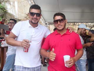 
<a style='margin-left: 5px;' class='btn btn-xs btn-social btn-facebook' href='https://www.facebook.com/sharer/sharer.php?u=https://www.galeramix.com.br/imagem/a94/800-800-90/conteudo/site_galerias/94/wesley-safadao-galera-mix-49.jpg' rel='popup' data-width='500' data-height='400'><i class='fa fa-facebook'></i>Compartilhar <span class='hidden-xs'>no Facebook</span>
</a> 
<a class='btn btn-default btn-xs' target='_blank' href='imagem/a94/800-800-90/conteudo/site_galerias/94/wesley-safadao-galera-mix-49.jpg'>
<span class='glyphicon glyphicon-cloud-download'></span> Salvar
</a>
