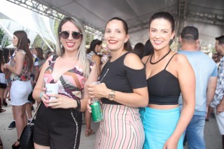 
<a style='margin-left: 5px;' class='btn btn-xs btn-social btn-facebook' href='https://www.facebook.com/sharer/sharer.php?u=https://www.galeramix.com.br/imagem/a94/800-800-90/conteudo/site_galerias/94/wesley-safadao-galera-mix-58.jpg' rel='popup' data-width='500' data-height='400'><i class='fa fa-facebook'></i>Compartilhar <span class='hidden-xs'>no Facebook</span>
</a> 
<a class='btn btn-default btn-xs' target='_blank' href='imagem/a94/800-800-90/conteudo/site_galerias/94/wesley-safadao-galera-mix-58.jpg'>
<span class='glyphicon glyphicon-cloud-download'></span> Salvar
</a>
