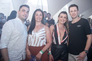 
<a style='margin-left: 5px;' class='btn btn-xs btn-social btn-facebook' href='https://www.facebook.com/sharer/sharer.php?u=https://www.galeramix.com.br/imagem/a94/800-800-90/conteudo/site_galerias/94/wesley-safadao-galera-mix-64.jpg' rel='popup' data-width='500' data-height='400'><i class='fa fa-facebook'></i>Compartilhar <span class='hidden-xs'>no Facebook</span>
</a> 
<a class='btn btn-default btn-xs' target='_blank' href='imagem/a94/800-800-90/conteudo/site_galerias/94/wesley-safadao-galera-mix-64.jpg'>
<span class='glyphicon glyphicon-cloud-download'></span> Salvar
</a>
