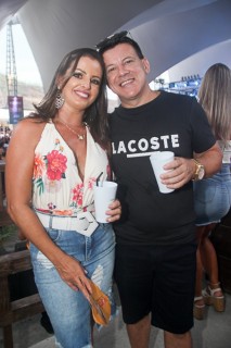 
<a style='margin-left: 5px;' class='btn btn-xs btn-social btn-facebook' href='https://www.facebook.com/sharer/sharer.php?u=https://www.galeramix.com.br/imagem/a94/800-800-90/conteudo/site_galerias/94/wesley-safadao-galera-mix-73.jpg' rel='popup' data-width='500' data-height='400'><i class='fa fa-facebook'></i>Compartilhar <span class='hidden-xs'>no Facebook</span>
</a> 
<a class='btn btn-default btn-xs' target='_blank' href='imagem/a94/800-800-90/conteudo/site_galerias/94/wesley-safadao-galera-mix-73.jpg'>
<span class='glyphicon glyphicon-cloud-download'></span> Salvar
</a>
