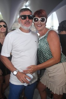 
<a style='margin-left: 5px;' class='btn btn-xs btn-social btn-facebook' href='https://www.facebook.com/sharer/sharer.php?u=https://www.galeramix.com.br/imagem/a94/800-800-90/conteudo/site_galerias/94/wesley-safadao-galera-mix-80.jpg' rel='popup' data-width='500' data-height='400'><i class='fa fa-facebook'></i>Compartilhar <span class='hidden-xs'>no Facebook</span>
</a> 
<a class='btn btn-default btn-xs' target='_blank' href='imagem/a94/800-800-90/conteudo/site_galerias/94/wesley-safadao-galera-mix-80.jpg'>
<span class='glyphicon glyphicon-cloud-download'></span> Salvar
</a>
