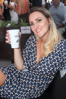 
<a style='margin-left: 5px;' class='btn btn-xs btn-social btn-facebook' href='https://www.facebook.com/sharer/sharer.php?u=https://www.galeramix.com.br/imagem/a94/800-800-90/conteudo/site_galerias/94/wesley-safadao-galera-mix-89.jpg' rel='popup' data-width='500' data-height='400'><i class='fa fa-facebook'></i>Compartilhar <span class='hidden-xs'>no Facebook</span>
</a> 
<a class='btn btn-default btn-xs' target='_blank' href='imagem/a94/800-800-90/conteudo/site_galerias/94/wesley-safadao-galera-mix-89.jpg'>
<span class='glyphicon glyphicon-cloud-download'></span> Salvar
</a>
