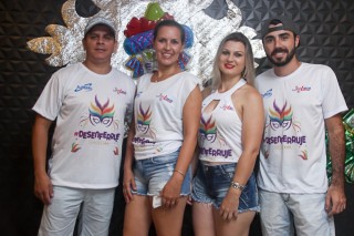 
<a style='margin-left: 5px;' class='btn btn-xs btn-social btn-facebook' href='https://www.facebook.com/sharer/sharer.php?u=https://www.galeramix.com.br/imagem/a96/800-800-90/conteudo/site_galerias/96/img3382.jpg' rel='popup' data-width='500' data-height='400'><i class='fa fa-facebook'></i>Compartilhar <span class='hidden-xs'>no Facebook</span>
</a> 
<a class='btn btn-default btn-xs' target='_blank' href='imagem/a96/800-800-90/conteudo/site_galerias/96/img3382.jpg'>
<span class='glyphicon glyphicon-cloud-download'></span> Salvar
</a>
