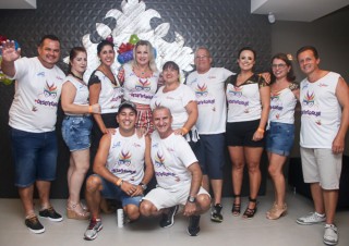 
<a style='margin-left: 5px;' class='btn btn-xs btn-social btn-facebook' href='https://www.facebook.com/sharer/sharer.php?u=https://www.galeramix.com.br/imagem/a96/800-800-90/conteudo/site_galerias/96/img3433.jpg' rel='popup' data-width='500' data-height='400'><i class='fa fa-facebook'></i>Compartilhar <span class='hidden-xs'>no Facebook</span>
</a> 
<a class='btn btn-default btn-xs' target='_blank' href='imagem/a96/800-800-90/conteudo/site_galerias/96/img3433.jpg'>
<span class='glyphicon glyphicon-cloud-download'></span> Salvar
</a>
