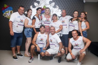 
<a style='margin-left: 5px;' class='btn btn-xs btn-social btn-facebook' href='https://www.facebook.com/sharer/sharer.php?u=https://www.galeramix.com.br/imagem/a96/800-800-90/conteudo/site_galerias/96/img3434.jpg' rel='popup' data-width='500' data-height='400'><i class='fa fa-facebook'></i>Compartilhar <span class='hidden-xs'>no Facebook</span>
</a> 
<a class='btn btn-default btn-xs' target='_blank' href='imagem/a96/800-800-90/conteudo/site_galerias/96/img3434.jpg'>
<span class='glyphicon glyphicon-cloud-download'></span> Salvar
</a>
