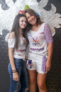 
<a style='margin-left: 5px;' class='btn btn-xs btn-social btn-facebook' href='https://www.facebook.com/sharer/sharer.php?u=https://www.galeramix.com.br/imagem/a96/800-800-90/conteudo/site_galerias/96/img3499.jpg' rel='popup' data-width='500' data-height='400'><i class='fa fa-facebook'></i>Compartilhar <span class='hidden-xs'>no Facebook</span>
</a> 
<a class='btn btn-default btn-xs' target='_blank' href='imagem/a96/800-800-90/conteudo/site_galerias/96/img3499.jpg'>
<span class='glyphicon glyphicon-cloud-download'></span> Salvar
</a>
