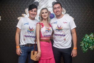 
<a style='margin-left: 5px;' class='btn btn-xs btn-social btn-facebook' href='https://www.facebook.com/sharer/sharer.php?u=https://www.galeramix.com.br/imagem/a96/800-800-90/conteudo/site_galerias/96/img3507.jpg' rel='popup' data-width='500' data-height='400'><i class='fa fa-facebook'></i>Compartilhar <span class='hidden-xs'>no Facebook</span>
</a> 
<a class='btn btn-default btn-xs' target='_blank' href='imagem/a96/800-800-90/conteudo/site_galerias/96/img3507.jpg'>
<span class='glyphicon glyphicon-cloud-download'></span> Salvar
</a>
