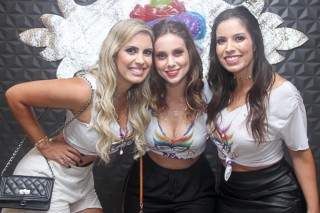 
<a style='margin-left: 5px;' class='btn btn-xs btn-social btn-facebook' href='https://www.facebook.com/sharer/sharer.php?u=https://www.galeramix.com.br/imagem/a96/800-800-90/conteudo/site_galerias/96/img3524.jpg' rel='popup' data-width='500' data-height='400'><i class='fa fa-facebook'></i>Compartilhar <span class='hidden-xs'>no Facebook</span>
</a> 
<a class='btn btn-default btn-xs' target='_blank' href='imagem/a96/800-800-90/conteudo/site_galerias/96/img3524.jpg'>
<span class='glyphicon glyphicon-cloud-download'></span> Salvar
</a>
