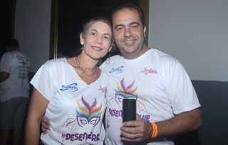 
<a style='margin-left: 5px;' class='btn btn-xs btn-social btn-facebook' href='https://www.facebook.com/sharer/sharer.php?u=https://www.galeramix.com.br/imagem/a96/800-800-90/conteudo/site_galerias/96/img3540.jpg' rel='popup' data-width='500' data-height='400'><i class='fa fa-facebook'></i>Compartilhar <span class='hidden-xs'>no Facebook</span>
</a> 
<a class='btn btn-default btn-xs' target='_blank' href='imagem/a96/800-800-90/conteudo/site_galerias/96/img3540.jpg'>
<span class='glyphicon glyphicon-cloud-download'></span> Salvar
</a>
