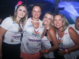 
<a style='margin-left: 5px;' class='btn btn-xs btn-social btn-facebook' href='https://www.facebook.com/sharer/sharer.php?u=https://www.galeramix.com.br/imagem/a96/800-800-90/conteudo/site_galerias/96/img3558.jpg' rel='popup' data-width='500' data-height='400'><i class='fa fa-facebook'></i>Compartilhar <span class='hidden-xs'>no Facebook</span>
</a> 
<a class='btn btn-default btn-xs' target='_blank' href='imagem/a96/800-800-90/conteudo/site_galerias/96/img3558.jpg'>
<span class='glyphicon glyphicon-cloud-download'></span> Salvar
</a>
