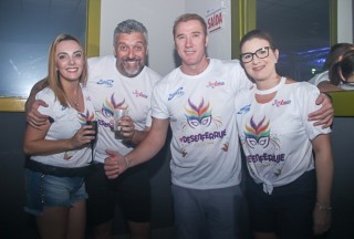 
<a style='margin-left: 5px;' class='btn btn-xs btn-social btn-facebook' href='https://www.facebook.com/sharer/sharer.php?u=https://www.galeramix.com.br/imagem/a96/800-800-90/conteudo/site_galerias/96/img3562.jpg' rel='popup' data-width='500' data-height='400'><i class='fa fa-facebook'></i>Compartilhar <span class='hidden-xs'>no Facebook</span>
</a> 
<a class='btn btn-default btn-xs' target='_blank' href='imagem/a96/800-800-90/conteudo/site_galerias/96/img3562.jpg'>
<span class='glyphicon glyphicon-cloud-download'></span> Salvar
</a>
