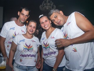 
<a style='margin-left: 5px;' class='btn btn-xs btn-social btn-facebook' href='https://www.facebook.com/sharer/sharer.php?u=https://www.galeramix.com.br/imagem/a96/800-800-90/conteudo/site_galerias/96/img3582.jpg' rel='popup' data-width='500' data-height='400'><i class='fa fa-facebook'></i>Compartilhar <span class='hidden-xs'>no Facebook</span>
</a> 
<a class='btn btn-default btn-xs' target='_blank' href='imagem/a96/800-800-90/conteudo/site_galerias/96/img3582.jpg'>
<span class='glyphicon glyphicon-cloud-download'></span> Salvar
</a>
