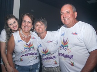 
<a style='margin-left: 5px;' class='btn btn-xs btn-social btn-facebook' href='https://www.facebook.com/sharer/sharer.php?u=https://www.galeramix.com.br/imagem/a96/800-800-90/conteudo/site_galerias/96/img3584.jpg' rel='popup' data-width='500' data-height='400'><i class='fa fa-facebook'></i>Compartilhar <span class='hidden-xs'>no Facebook</span>
</a> 
<a class='btn btn-default btn-xs' target='_blank' href='imagem/a96/800-800-90/conteudo/site_galerias/96/img3584.jpg'>
<span class='glyphicon glyphicon-cloud-download'></span> Salvar
</a>
